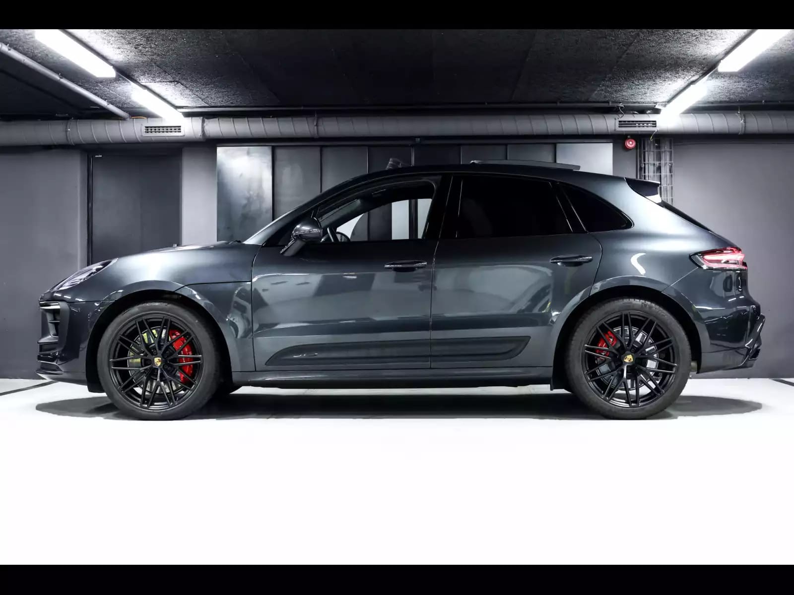 Porsche Macan III GTS PDK – VOLCANO GREY - Photo 1