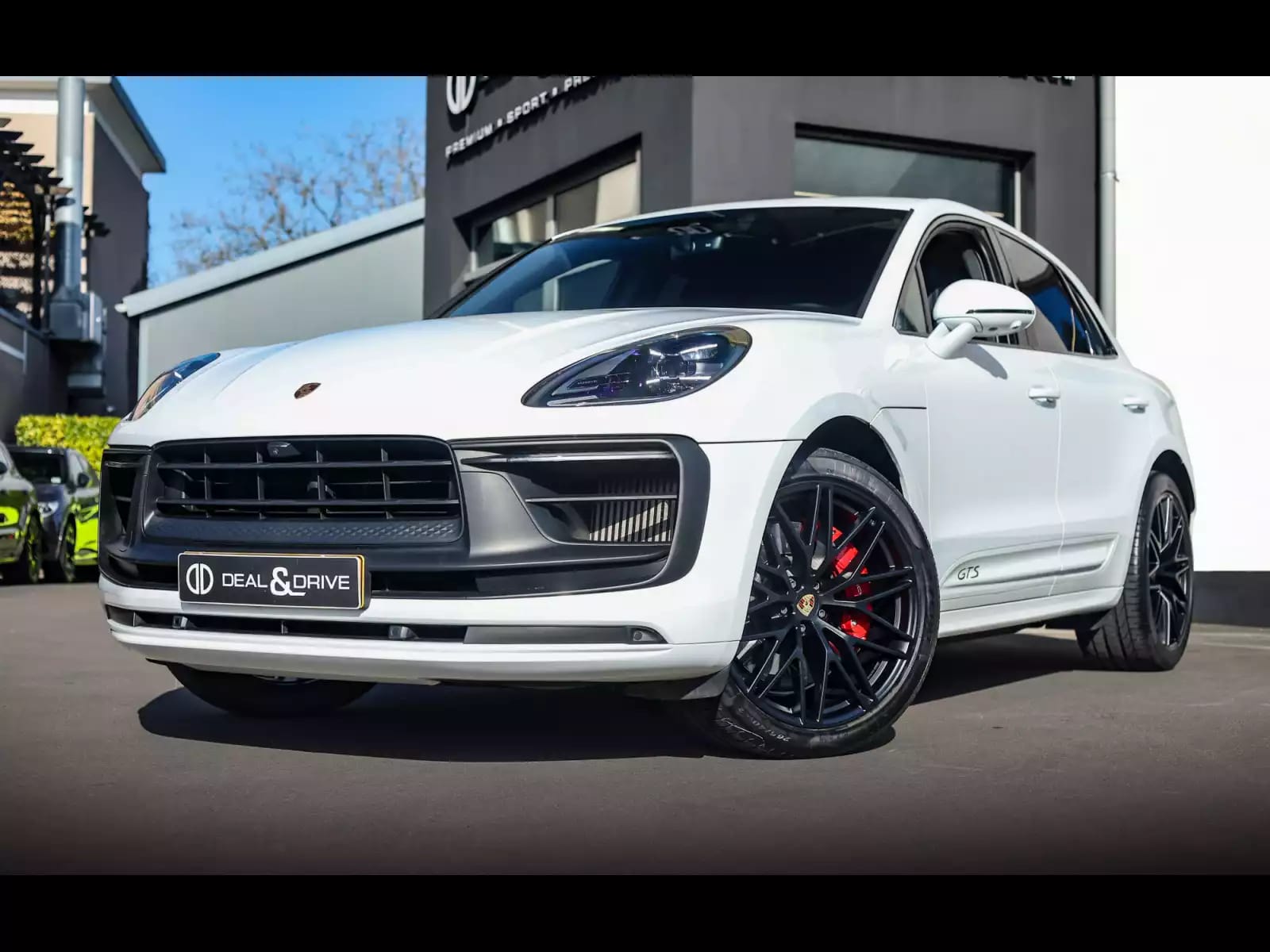 Porsche Macan III GTS PDK – CARRARA WHITE METALLIC - Photo 1