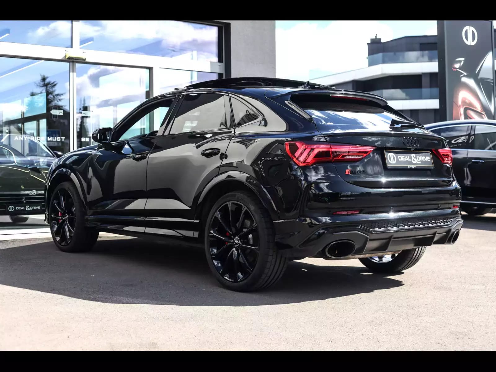 Audi RS Q3 SPORTBACK 2.5 TFSI QUATTRO S-TRONIC – MYTHOS BLACK METALLIC - Photo 1