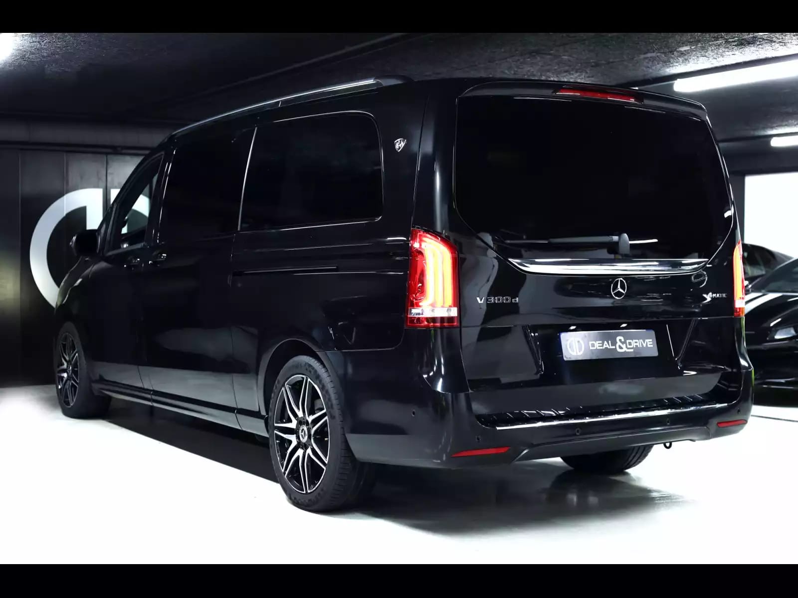 Mercedes-Benz V 300 d 4MATIC EXTRALANG AMG-LINE – MH VIP DESIGN - Photo 1