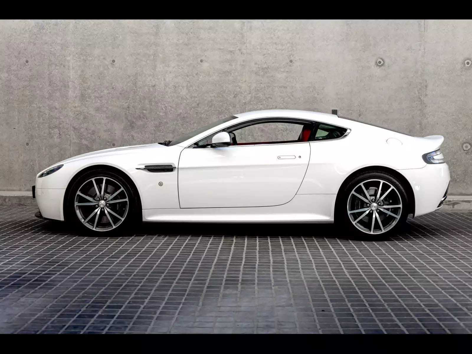 Aston Martin V8 Vantage S COUPE SPORTSHIFT II - Photo 1