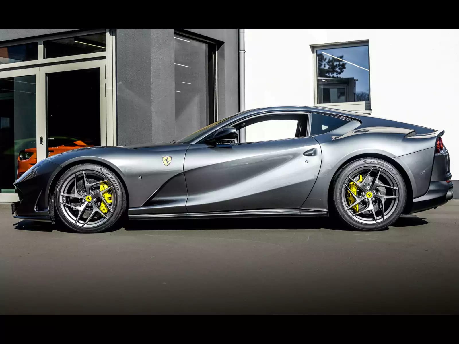Ferrari 812 Superfast 6.5 V12 – POWER15 02/2027 - Photo 1