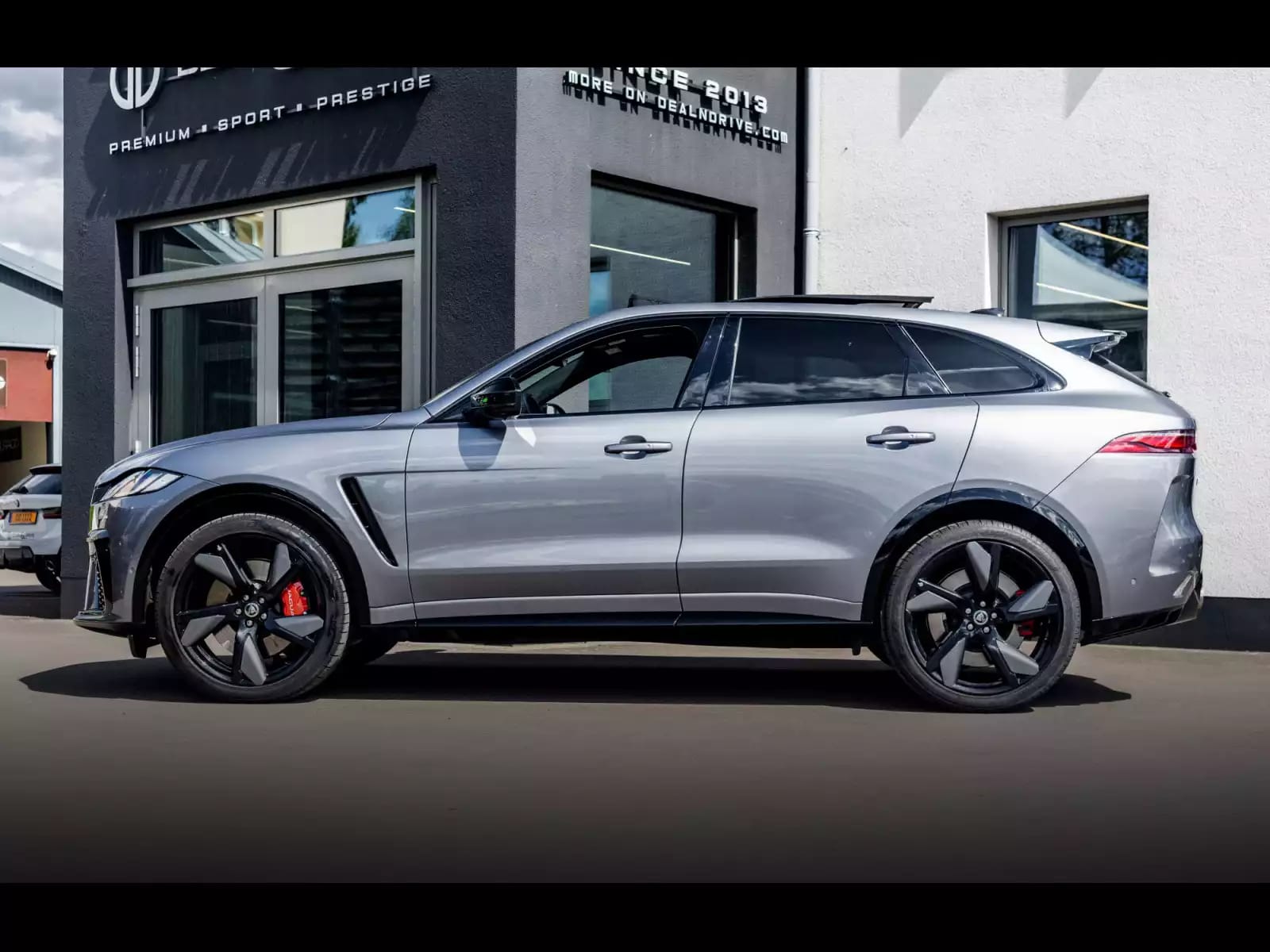 Jaguar F-Pace 5.0 SUPERCHARGED P550 SVR AWD – EIGER GREY METALLIC – WARRANTY 01/2029 - Photo 1