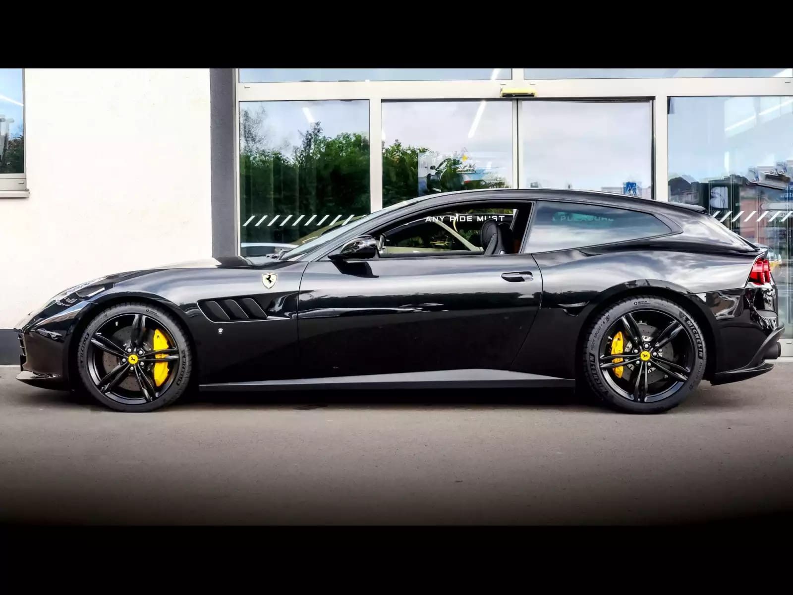 Ferrari GTC4Lusso 6.3 V12 (690 CH) - Photo 1