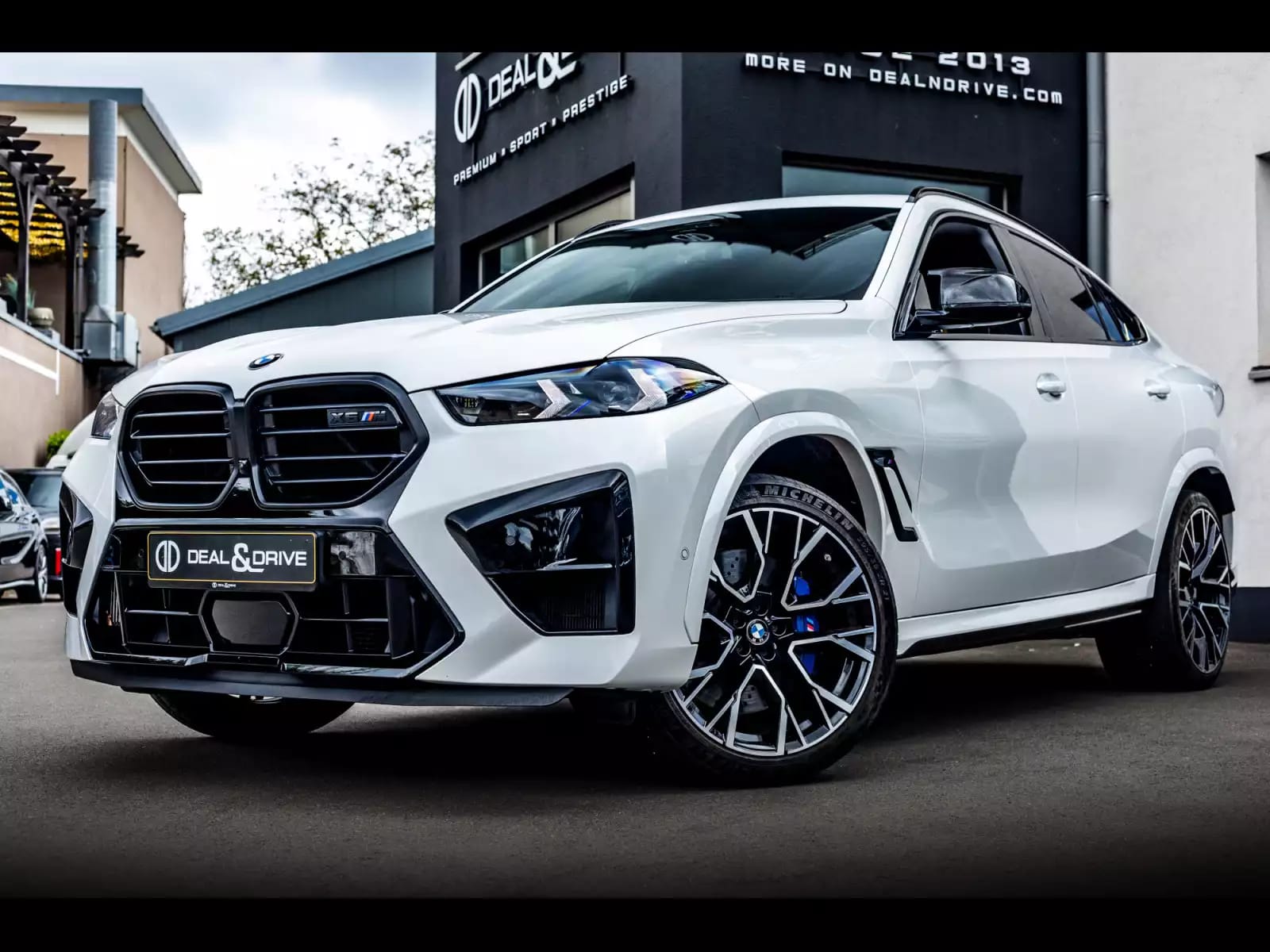 BMW X6 M COMPETITION 4.4 (625 CH) STEPTRONIC XDRIVE – MINERALWEISS METALLIC - Photo 1