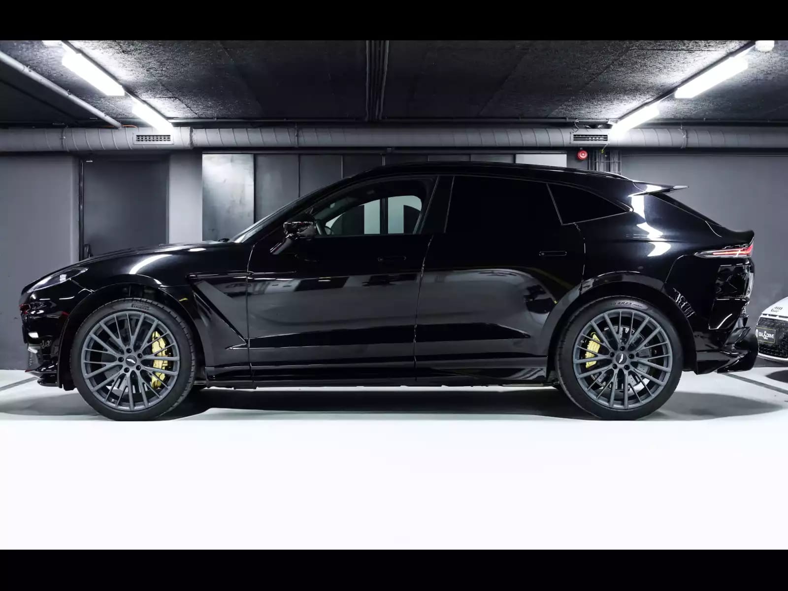 Aston Martin DBX 707 4.0 V8 - Photo 1