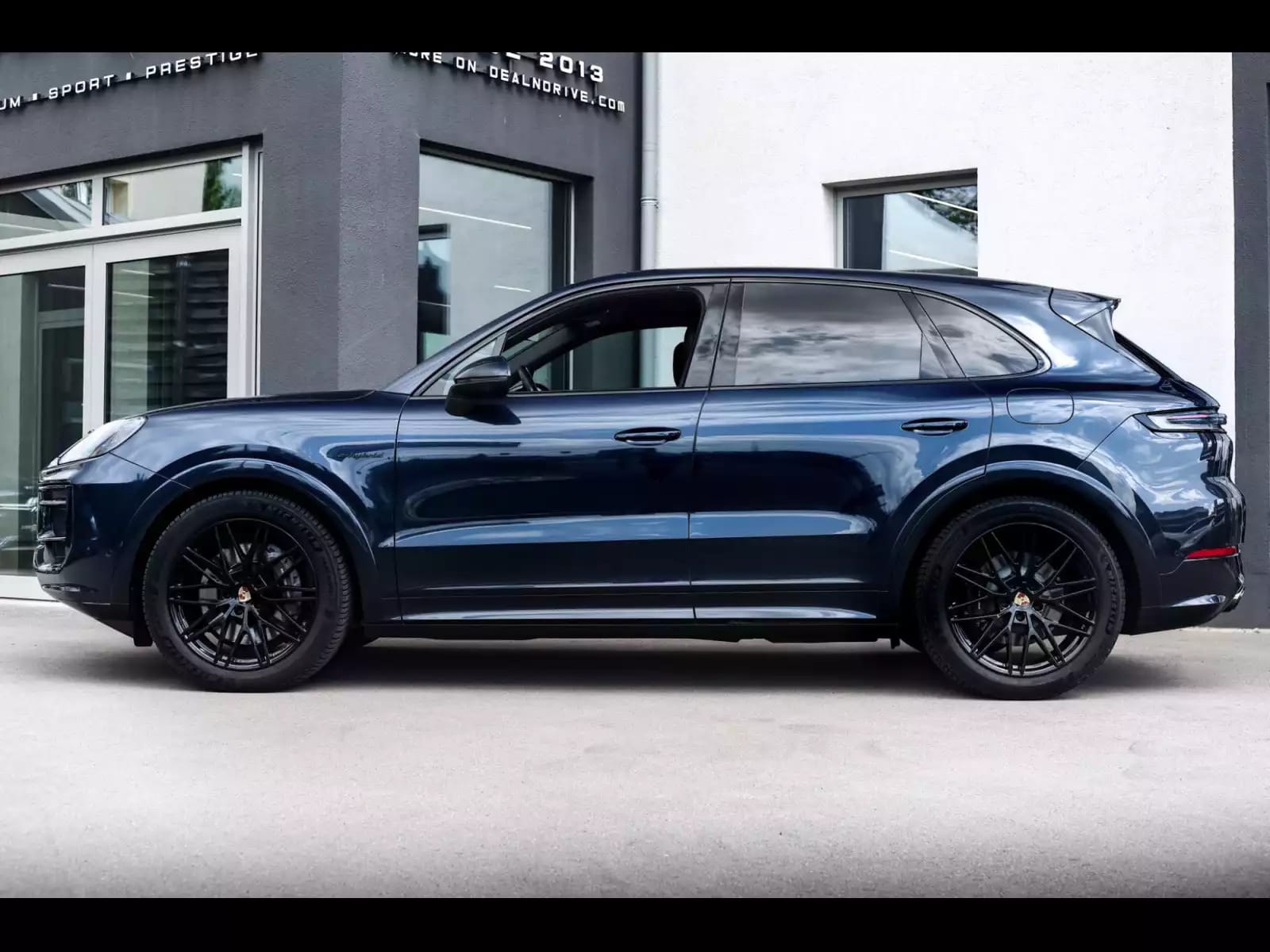 Porsche Cayenne III (2) 3.0 V6 E-HYBRID (470 CH) TIPTRONIC – FR. REGISTRATION - Photo 1