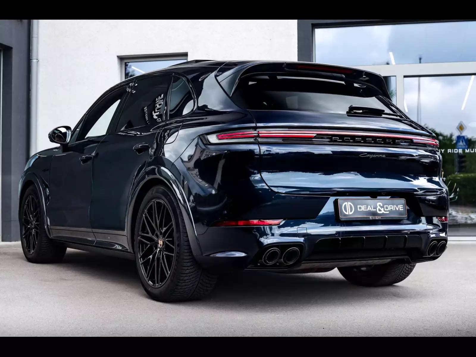 Porsche Cayenne III (2) 3.0 V6 E-HYBRID (470 CH) TIPTRONIC – FR. REGISTRATION - Photo 1