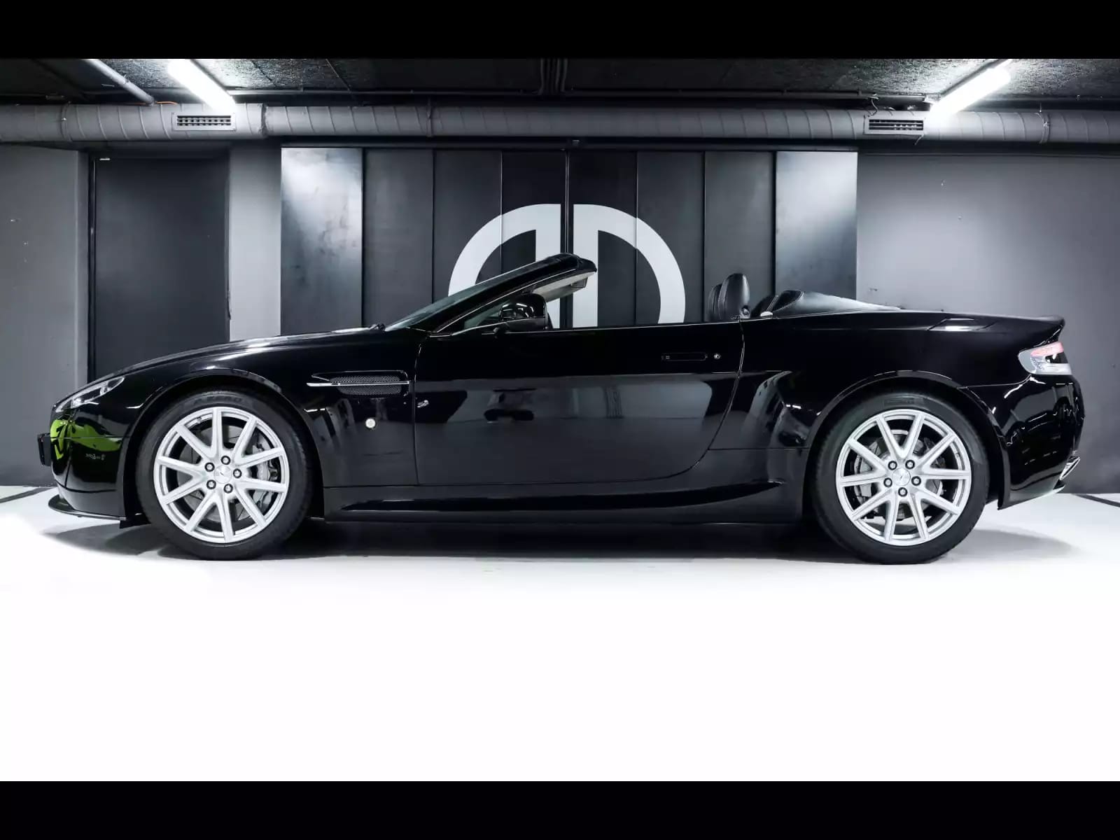 Aston Martin V8 Vantage ROADSTER 4.7 436 MANUAL 6 - Photo 1