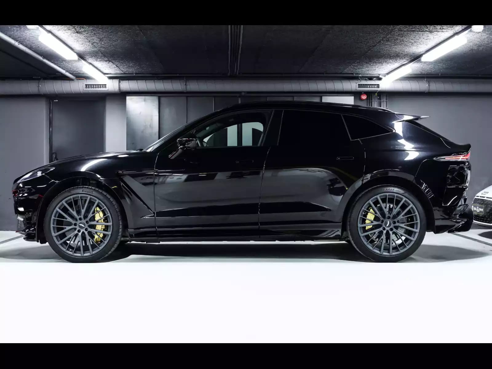 Aston Martin DBX 707 4.0 V8 - Photo 1