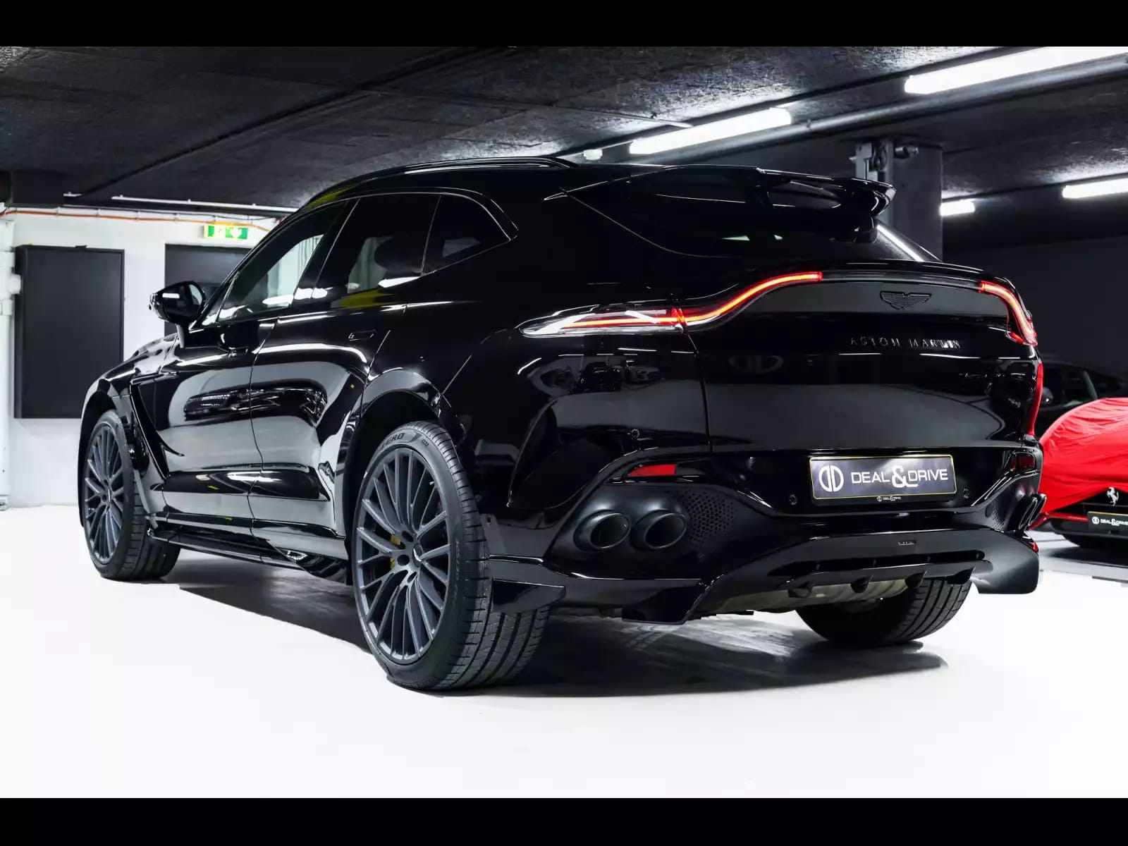 Aston Martin DBX 707 4.0 V8 - Photo 1