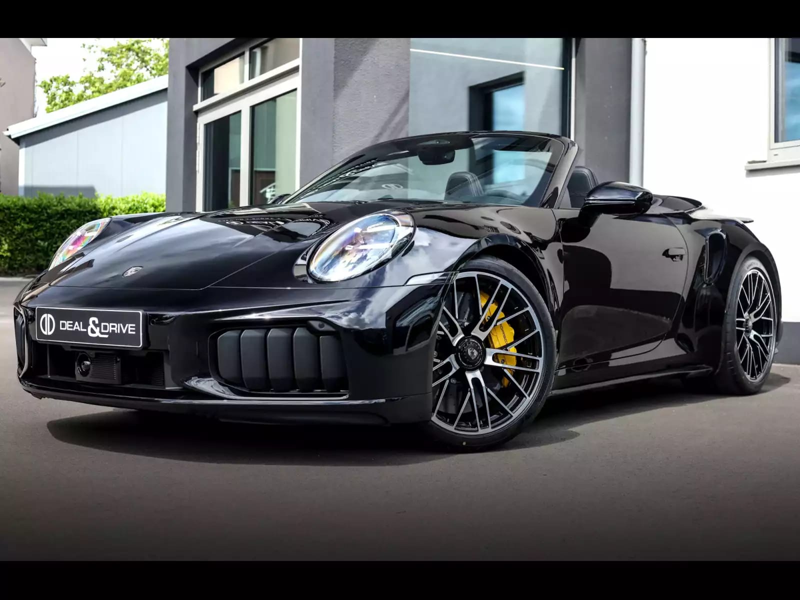 Porsche 992 .2 911 TURBO S 3.6 CABRIOLET PDK (711 CH) – TIEFSCHWARZMETALLIC - Photo 1