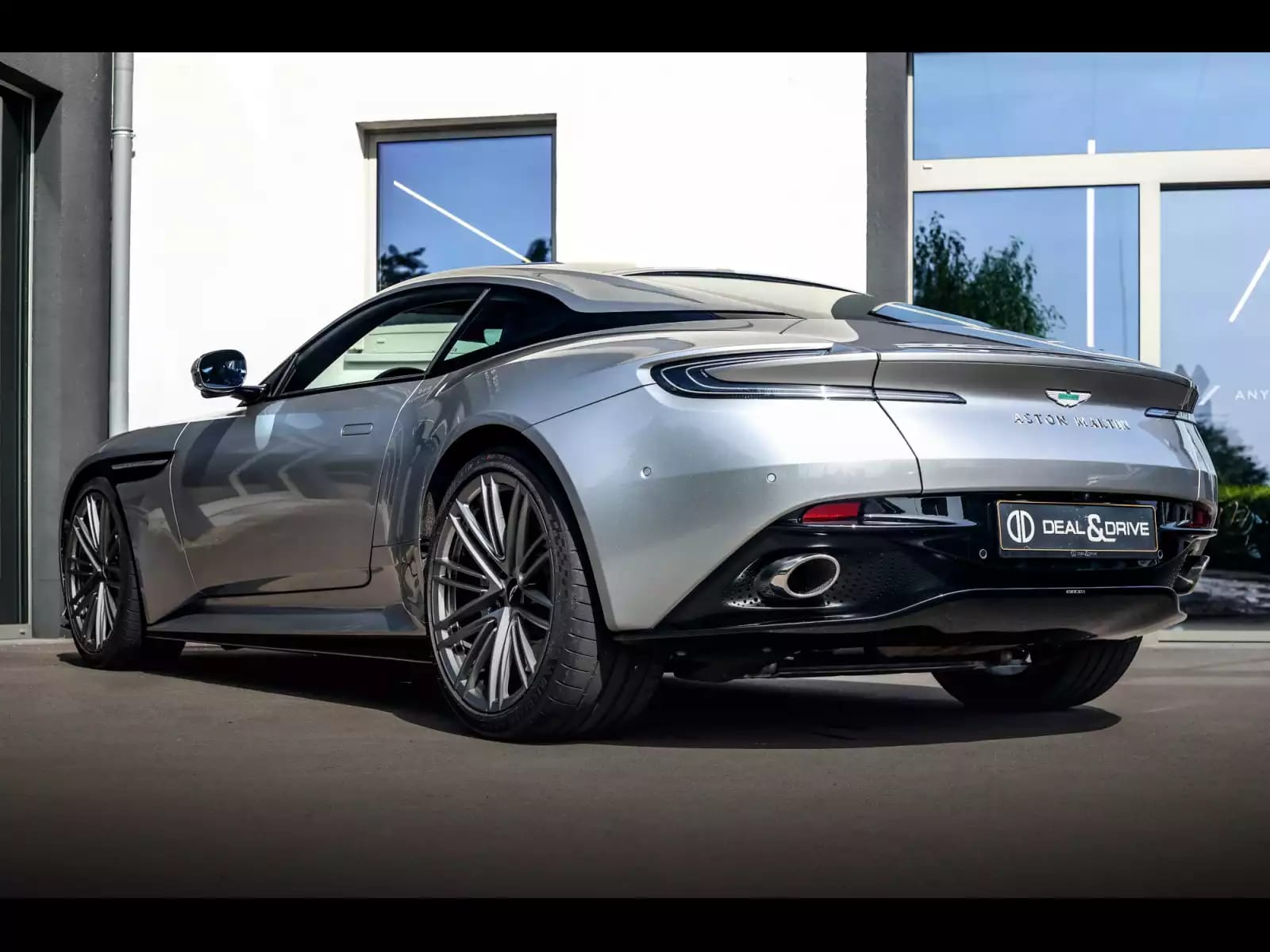 Aston Martin DB12 COUPE 4.0 V8 BITURBO - Photo 1