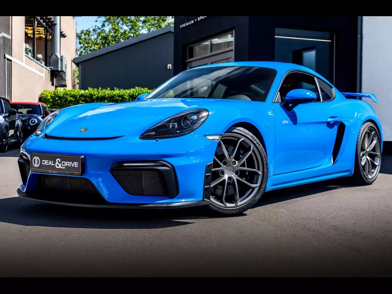 Porsche 718 Cayman GT4 PDK – SHARK BLUE – AKRAPOVIC - Photo 1