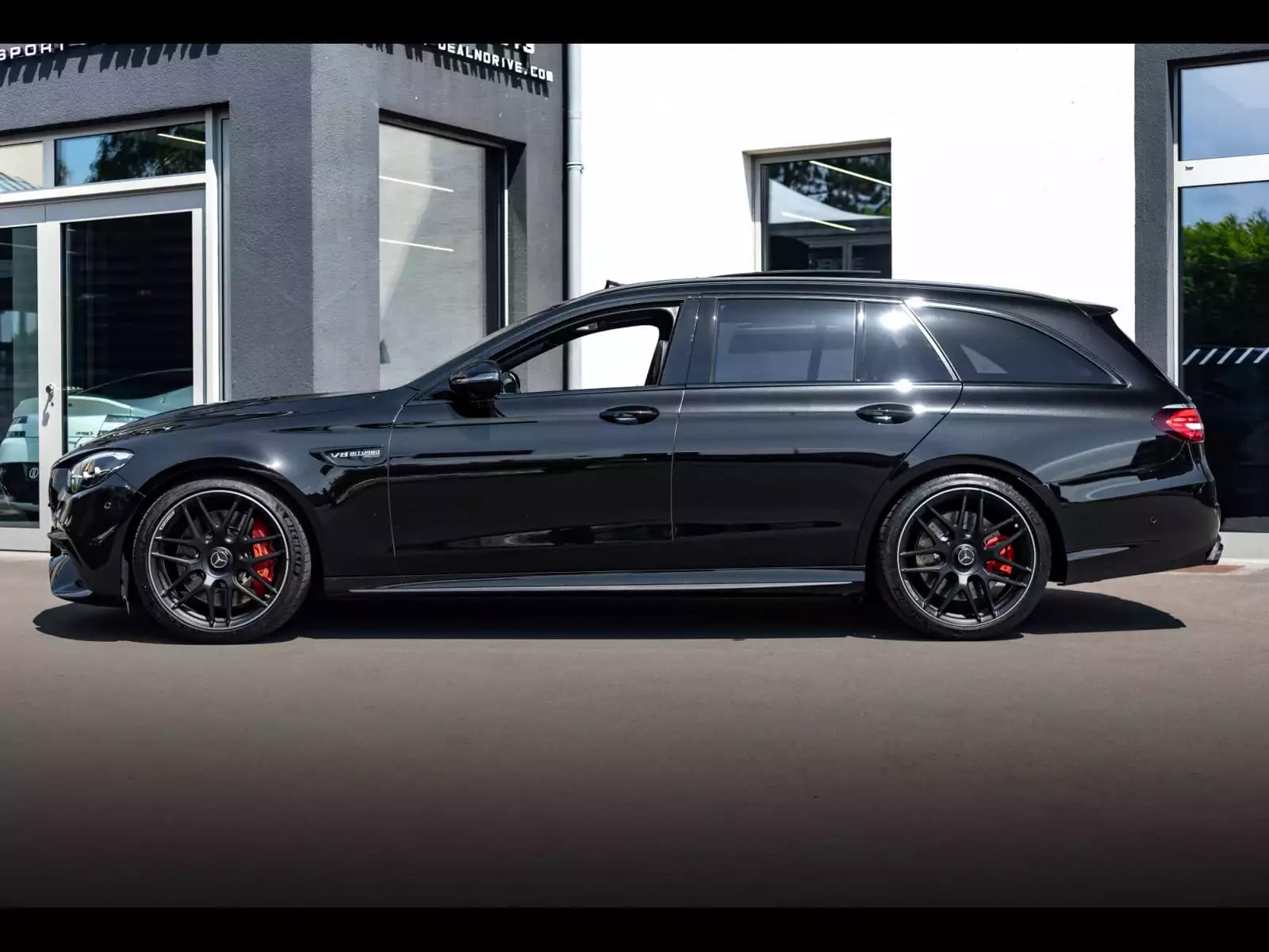 Mercedes-Benz E 63 AMG S T-MODELL (612 CH) - Photo 1