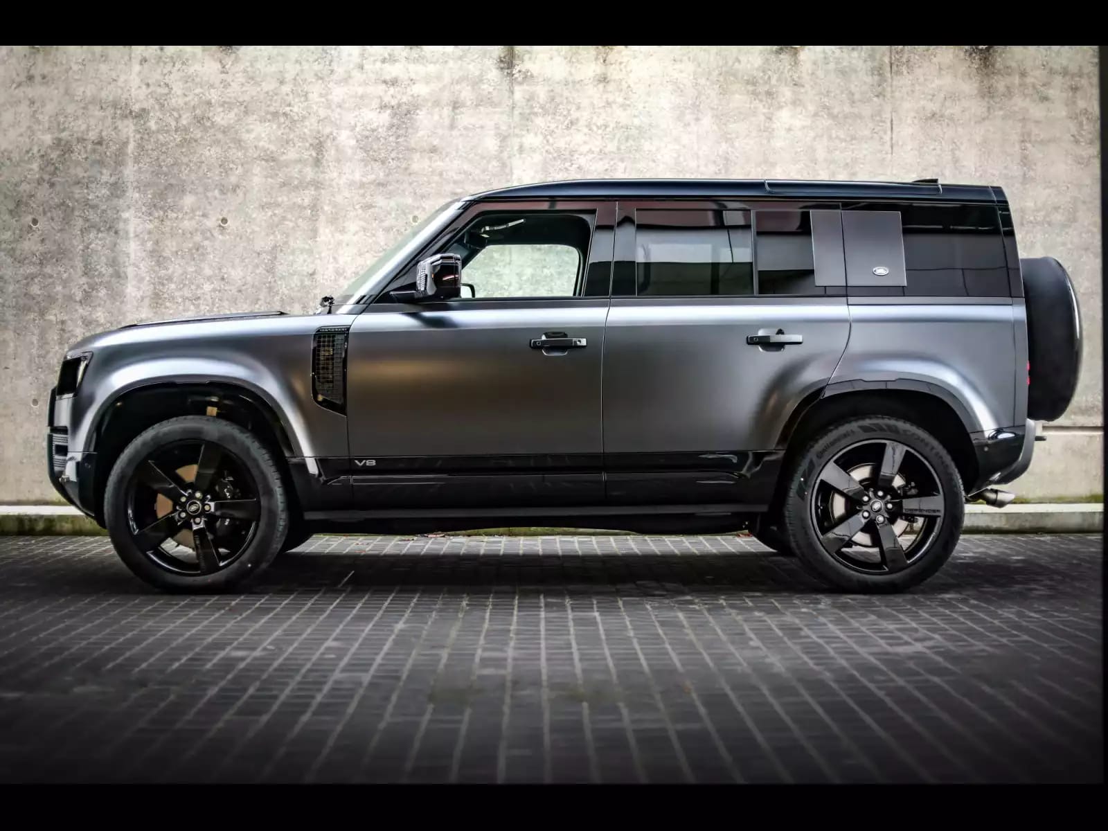 Land Rover Defender 110 P525 5.0 V8 AWD CARPATHIAN EDITION – CARPATHIAN GREY - Photo 1