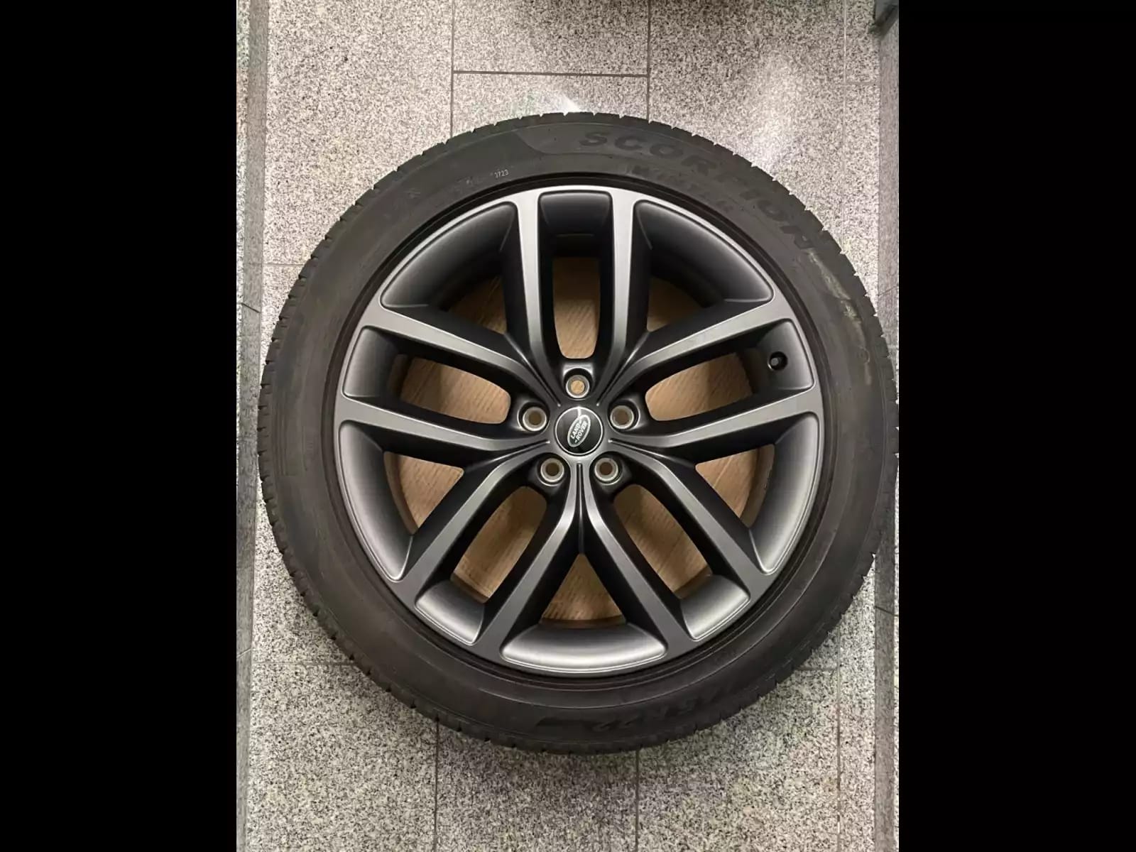 Jantes alu + Pneus hiver 22 285/45 R22 114V - Photo 1