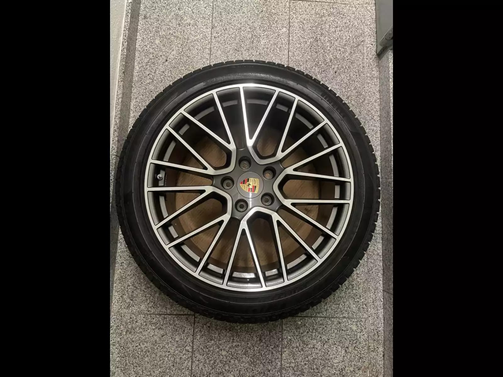 Jantes alu + Pneus hiver 21 305/35 R21 109V - Photo 1