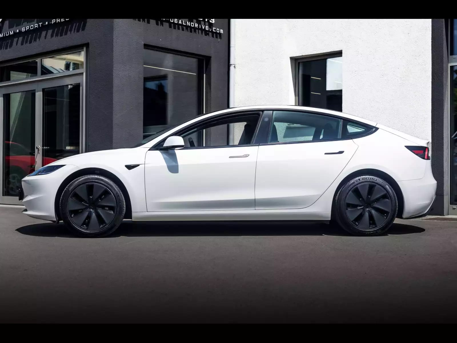 Tesla Model 3 HIGHLAND RWD - Photo 1