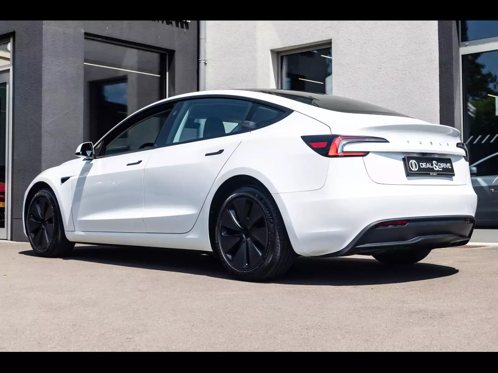 Tesla Model 3 HIGHLAND RWD - Photo 1