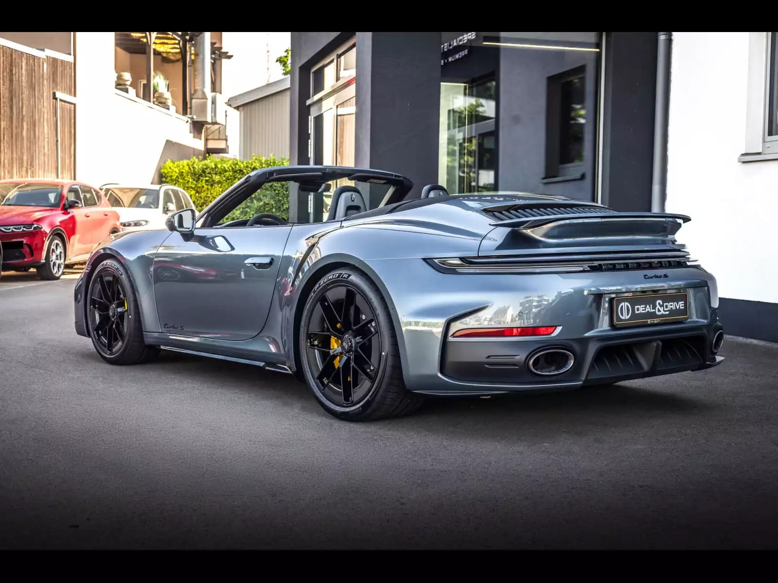 Porsche 911 (992.2) TURBO S 3.6 CABRIOLET PDK (711 CH) – VANADIUM GREY METALLIC - Photo 1