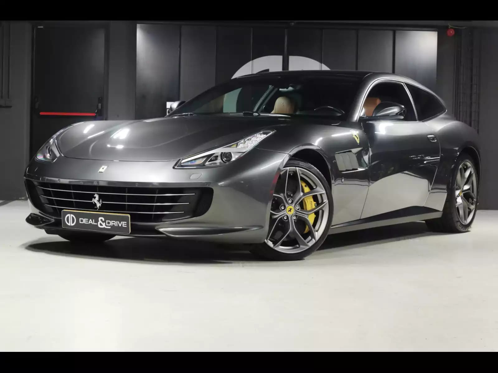 Ferrari GTC4Lusso V8 T 3.9 (611 CH) – GRIGIO SILVERSTONE - Photo 1