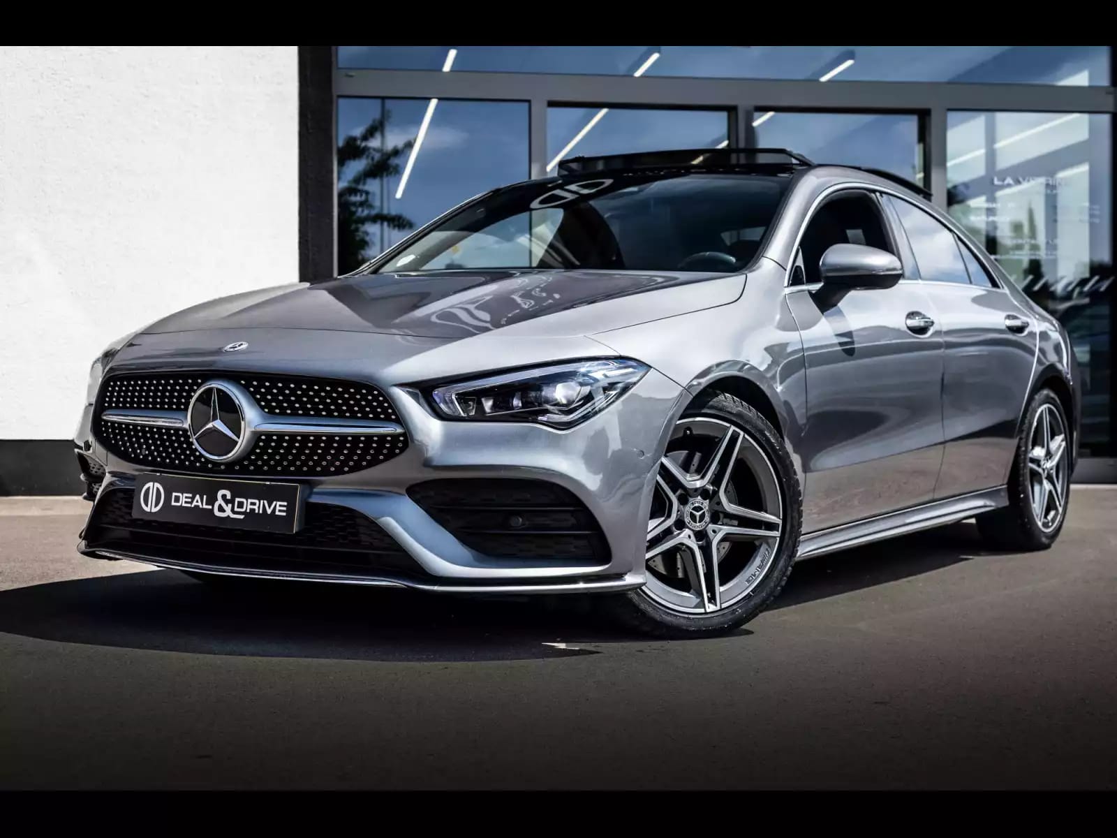 Mercedes-Benz CLA 200 COUPE AMG-LINE – MOUNTAINGRAU METALLIC - Photo 1