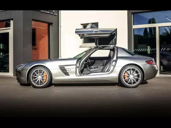 Mercedes-Benz SLS AMG COUPE 6.3 V8 SPEEDSHIFT DCT - Photo 2