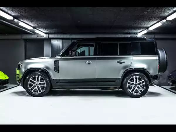 Land Rover Defender 110 P425 X-DYNAMIC SE - Photo 2