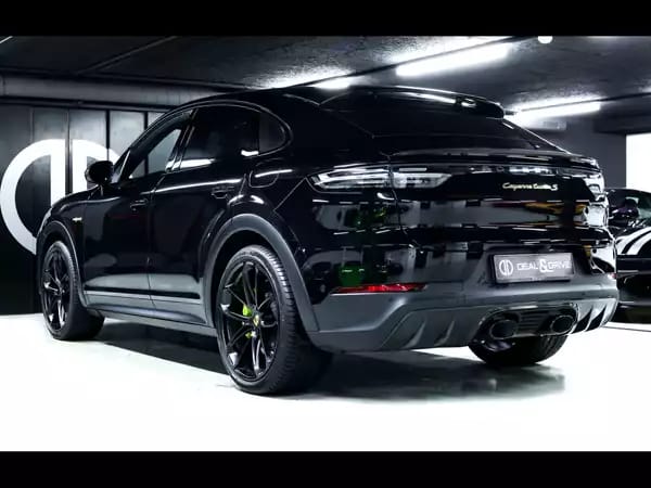 Porsche Cayenne TURBO S COUPE E-HYBRID TIPTRONIC (680 CH) – APPROVED 12/2027 - Photo 2