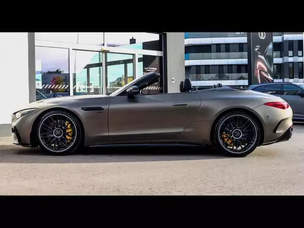 Mercedes-Benz SL 63 AMG ROADSTER 4MATIC+ - Photo 2