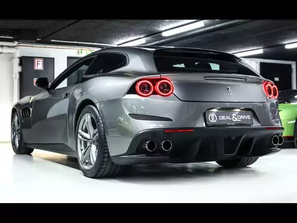 Ferrari GTC4Lusso 6.3 V12 (690 CH) – GRIGIO FERRO – FERRARI POWER 06/2027 – SET OF LUGGAGE - Photo 2