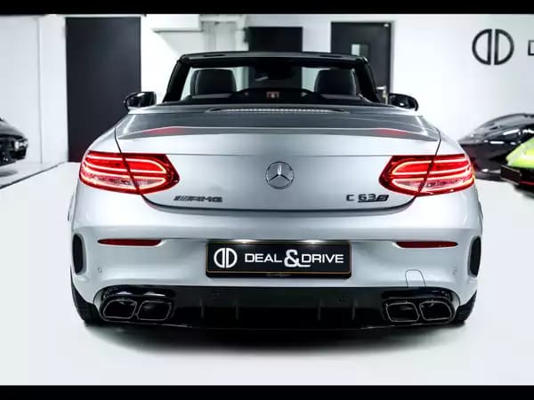 Mercedes-Benz C 63 AMG S AMG CABRIOLET (510 CH) – PACK NIGHT - Photo 3