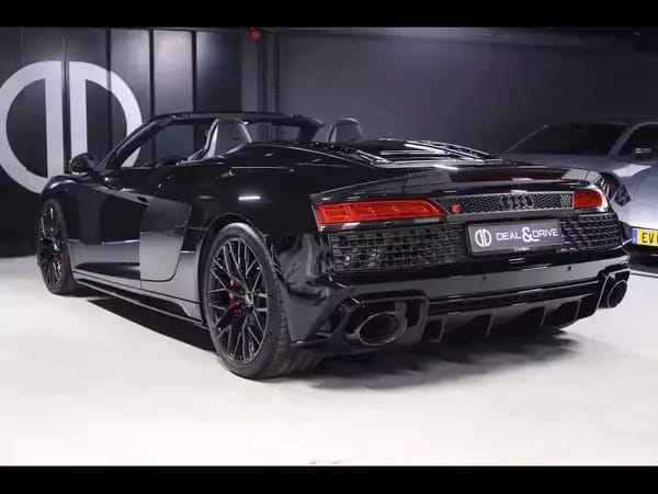 Audi R8 SPYDER V10 PERFORMANCE 5.2 FSI QUATTRO S-TRONIC – AUDI EXCLUSIVE CARBON PACK - Photo 2