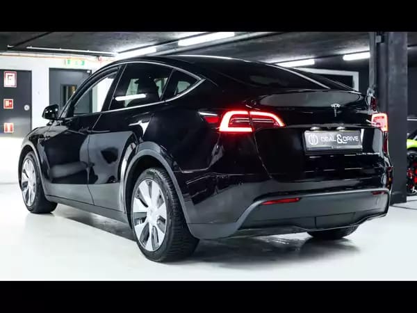 Tesla Model Y Y LONG RANGE DUAL MOTOR AWD - Photo 2