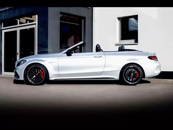 Mercedes-Benz C 63 AMG S AMG CABRIOLET (510 CH) – PACK NIGHT - Photo 2