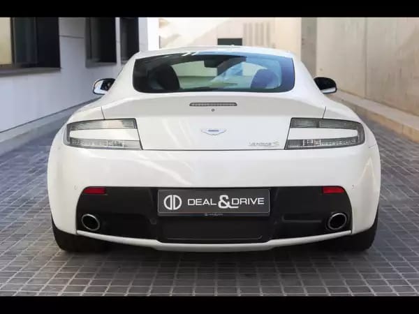 Aston Martin V8 Vantage S COUPE SPORTSHIFT II - Photo 3