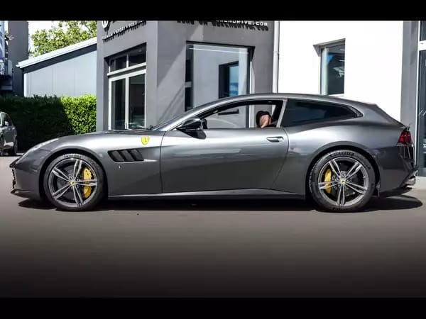 Ferrari GTC4Lusso V12 (689 CH) - Photo 2