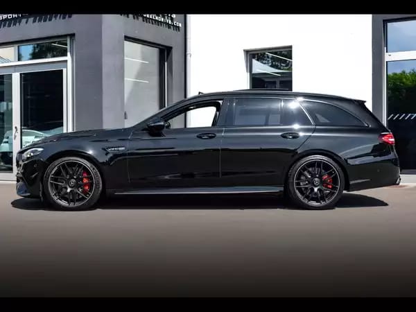 Mercedes-Benz E 63 AMG S T-MODELL (612 CH) - Photo 2