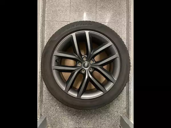 Jantes alu + Pneus hiver 22 285/45 R22 114V - Photo 2