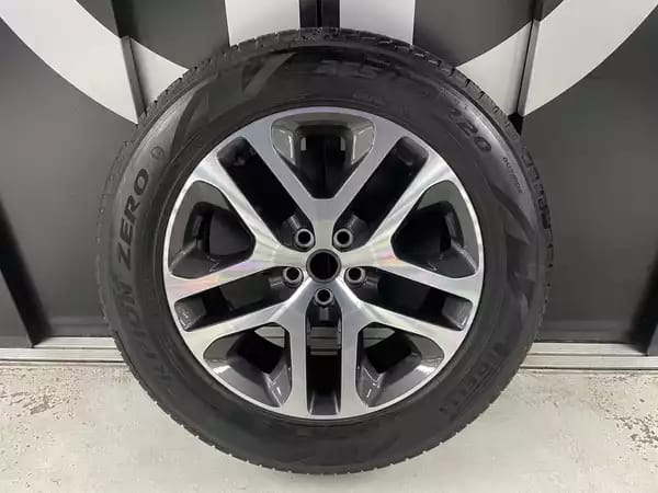 Jantes alu + Pneus toutes saisons 20 255/60 R20 113V - Photo 3