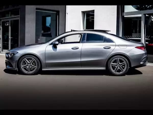 Mercedes-Benz CLA 200 COUPE AMG-LINE – MOUNTAINGRAU METALLIC - Photo 2