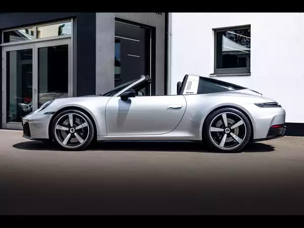 Porsche 992 .2 911 TARGA 4 GTS PDK - Photo 2