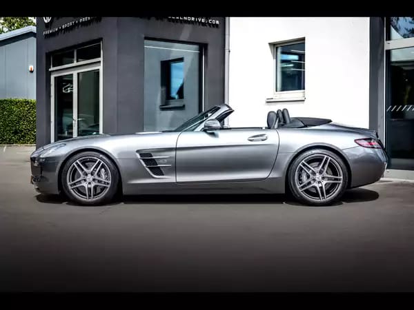 Mercedes-Benz SLS AMG ROADSTER 6.3 V8 – HIMALAYAS GREY METALLIC - Photo 2