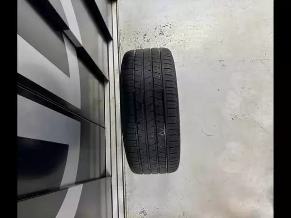 Jantes alu + Pneus toutes saisons 22 285/40 R22 110Y - Photo 2