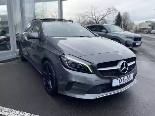 Mercedes-Benz A 180 d 7-DCT Toit Ouvrant - Photo 2