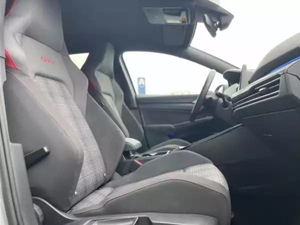 Volkswagen Golf 8 GTI 2.0 TSI 245 DSG - Photo 3