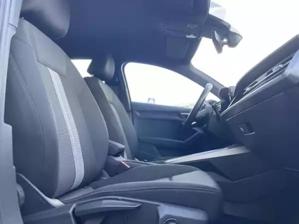 Audi A3 Limousine 30 TFSI S-Tronic - Photo 3