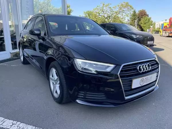 Audi A3 30 TSi Sportback S-Tronic - Photo 2