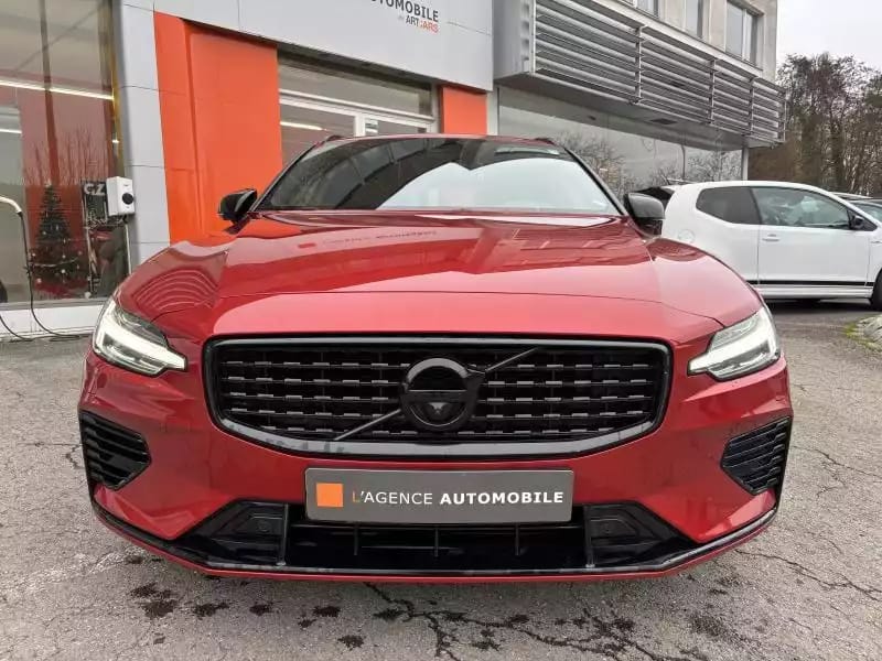 Volvo V60 T8 Recharge AWD Geartonic R-Design - Photo 1